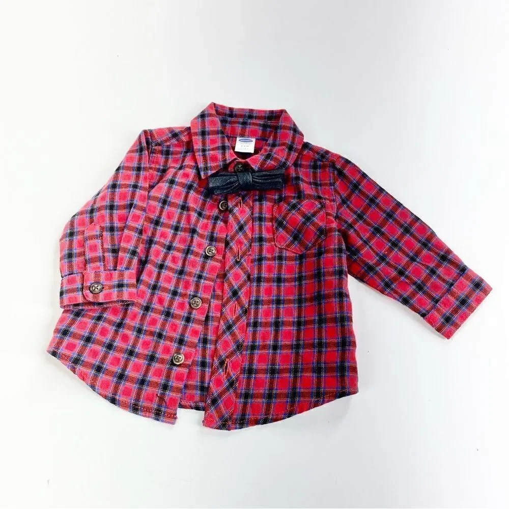 Old navy plaid button down Christmas shirt with attached tie 3-6m